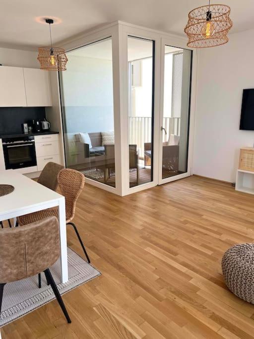 Donaublick Oasis: Stylische Wohnung Вена Экстерьер фото